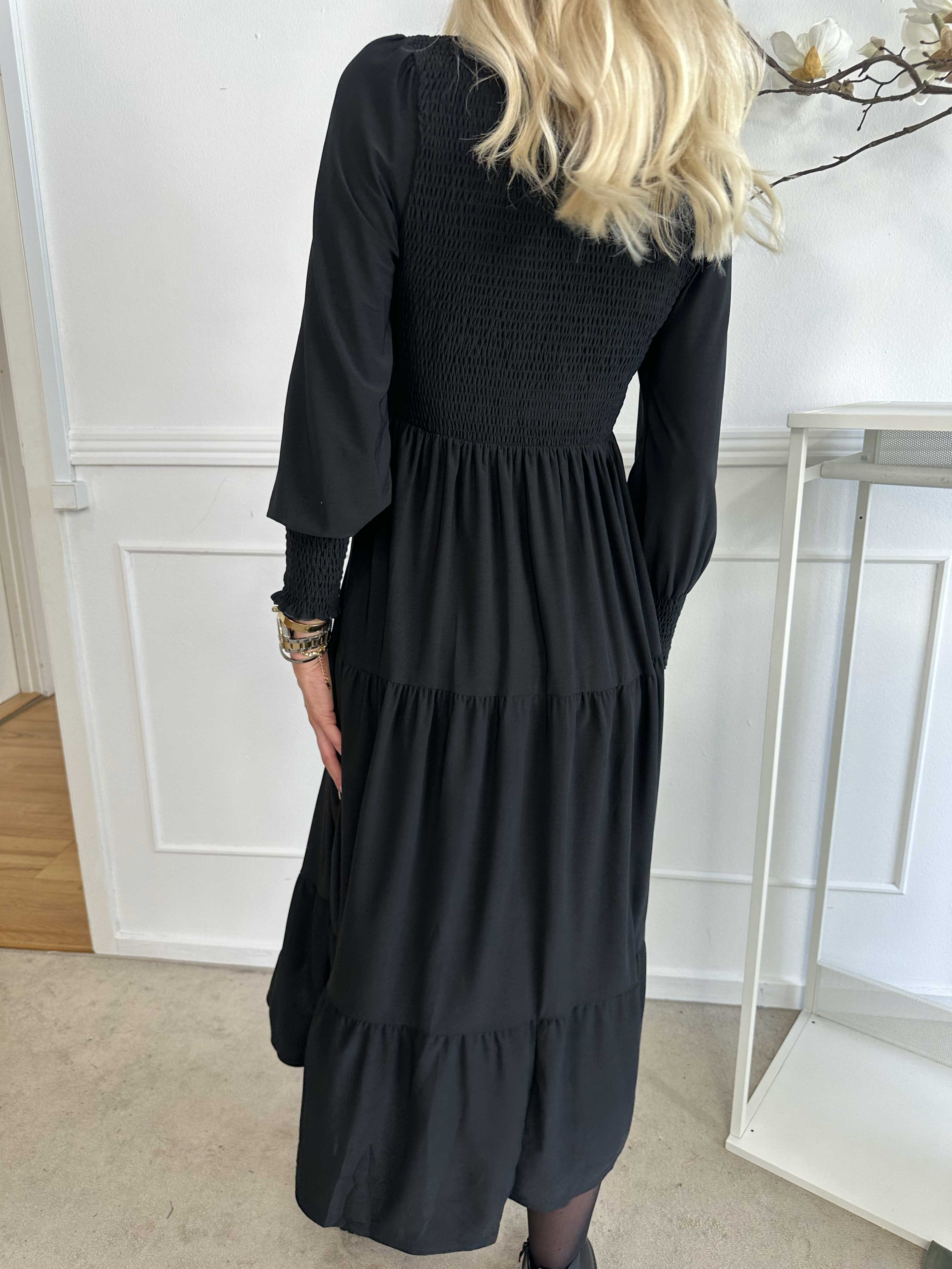 Kelly Long - Stretch plus size klänning med smock över bröstet